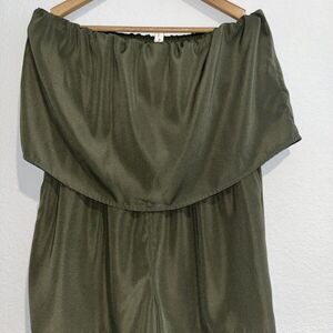 womans xl shorts Romper pockets Strapless forest green layered ruffled top